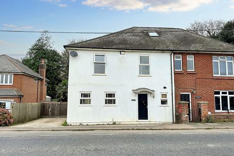 4 bedroom semi-detached house to rent, Sutton Road, Maidstone ME17