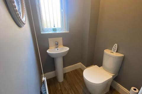 3 bedroom semi-detached house to rent, Peterborough PE2