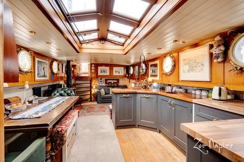 2 bedroom houseboat for sale, Maldon