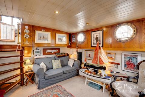 2 bedroom houseboat for sale, Maldon