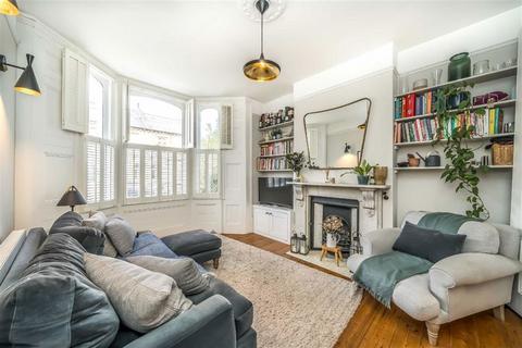 2 bedroom flat for sale, Sarsfeld Road, London SW12