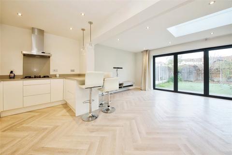 4 bedroom end of terrace house for sale, Linden Gardens, Enfield, EN1