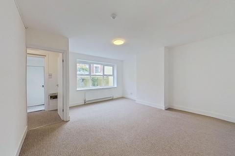 1 bedroom flat to rent, Basement Flat,  1 Station Road, Margate