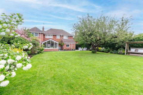 4 bedroom detached house for sale, Hillery Road, Worcester
