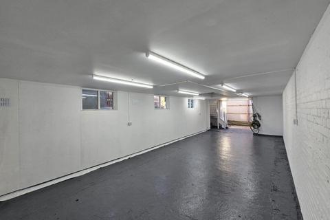 Industrial unit to rent, Fore Street, Edmonton, London