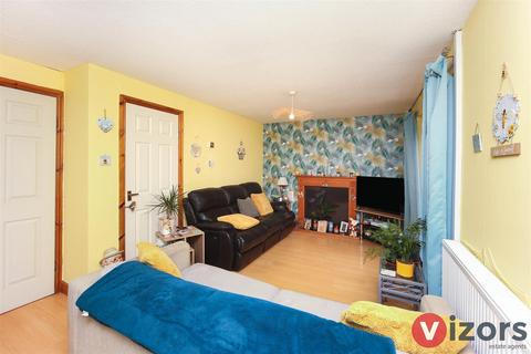 3 bedroom terraced house for sale, Mickleton Close, Oakenshaw, Redditch