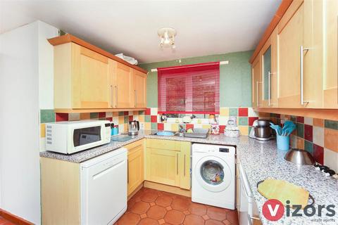 3 bedroom terraced house for sale, Mickleton Close, Oakenshaw, Redditch