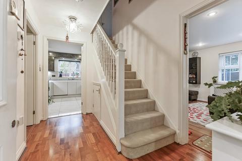 13 Christopher Bushell Way, Kennington, Ashford, TN24 9PY