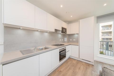 2 bedroom flat to rent, Ridgeway View, London