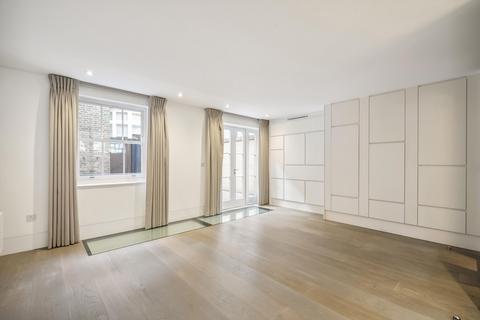 3 bedroom terraced house to rent, Cadogan Lane, Knightsbridge, London, SW1X