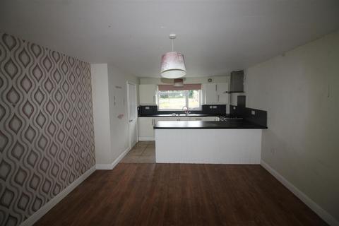 3 bedroom house to rent, Acre Crescent, Leeds