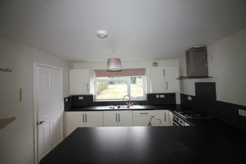 3 bedroom house to rent, Acre Crescent, Leeds