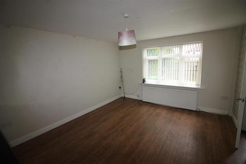 3 bedroom house to rent, Acre Crescent, Leeds