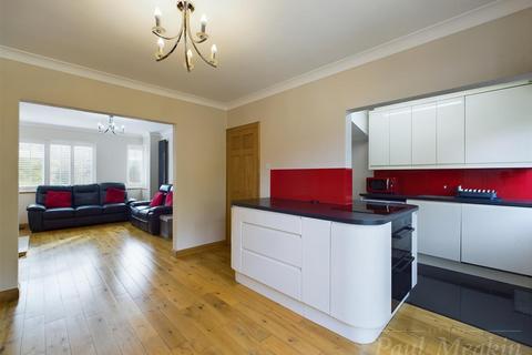 3 bedroom end of terrace house for sale, Addington Road, South Croydon