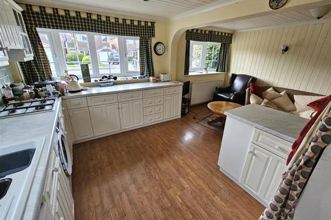 27 Hazel Grove, Hockley Heath, Solihull, B94 6QW