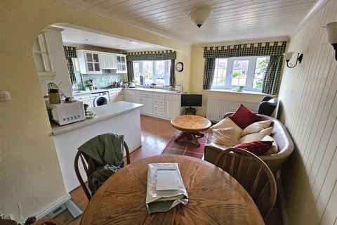 27 Hazel Grove, Hockley Heath, Solihull, B94 6QW