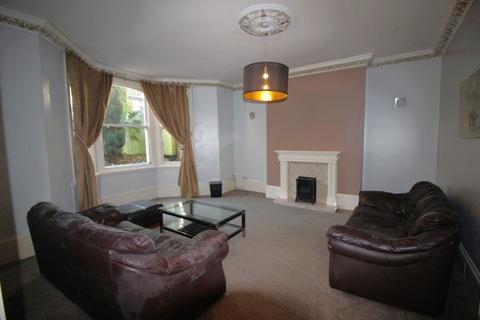 1 bedroom apartment to rent, Thornhill Gardens