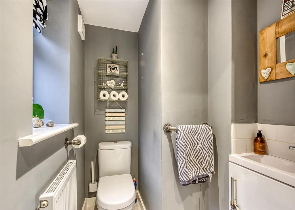 Hilltop-cloakroom.jpg