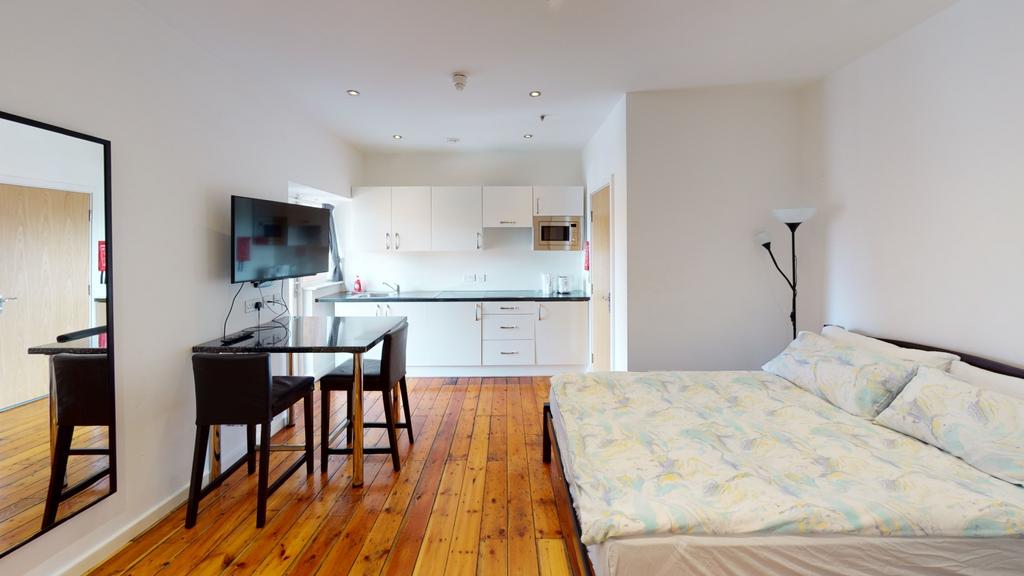 308-UPS-Bedroom