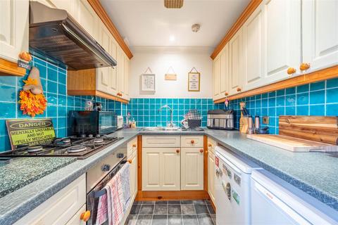 2 bedroom apartment for sale, GLENDALE GARDENS, Leigh-on-Sea