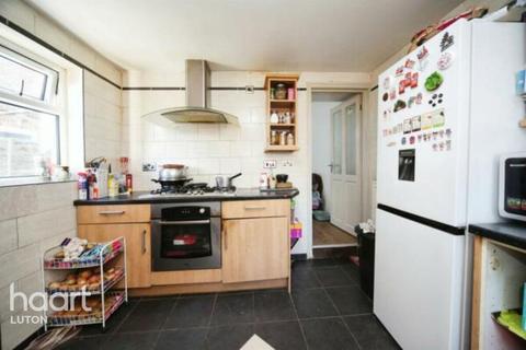 4 bedroom terraced house for sale, Kenilworth Road, Luton