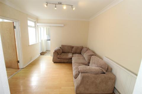 5 bedroom private hall to rent, Moy Road, Cardiff CF24