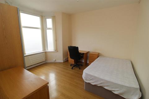 5 bedroom private hall to rent, Moy Road, Cardiff CF24