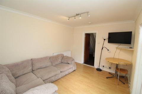 5 bedroom private hall to rent, Moy Road, Cardiff CF24