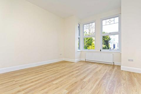 2 bedroom flat to rent, Argyle Road, London W13