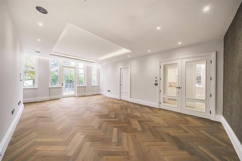 2 bedroom flat for sale, The Bishops Avenue, Hampstead Garden Suburb , N2