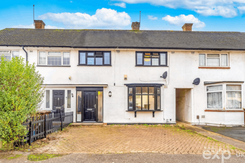 3 bedroom terraced house to rent, Croxdale Road, Borehamwood WD6