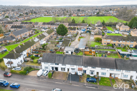 3 bedroom terraced house to rent, Croxdale Road, Borehamwood WD6