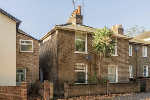 3 bedroom semi-detached house to rent, Ealing Road, Brentford TW8