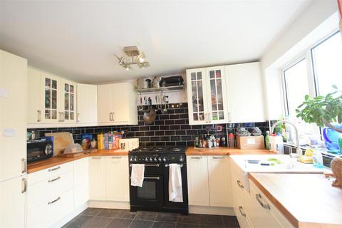 4 bedroom semi-detached house to rent, Sellywood Road, Birmingham B30