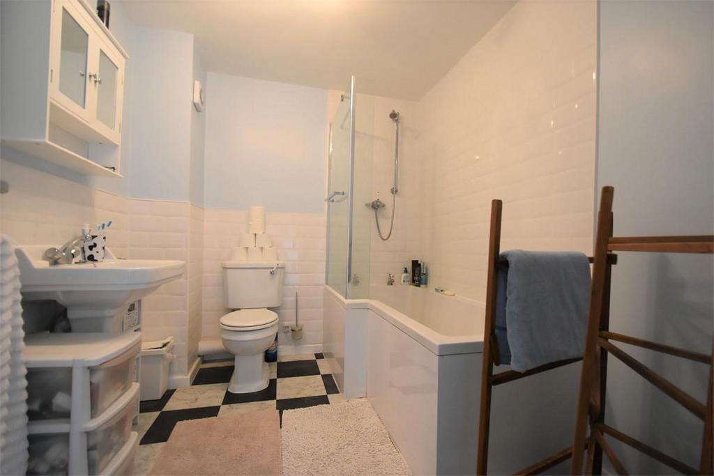 Bathroom 25.jpg