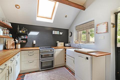 3 bedroom cottage for sale, Station Road, Woodchester