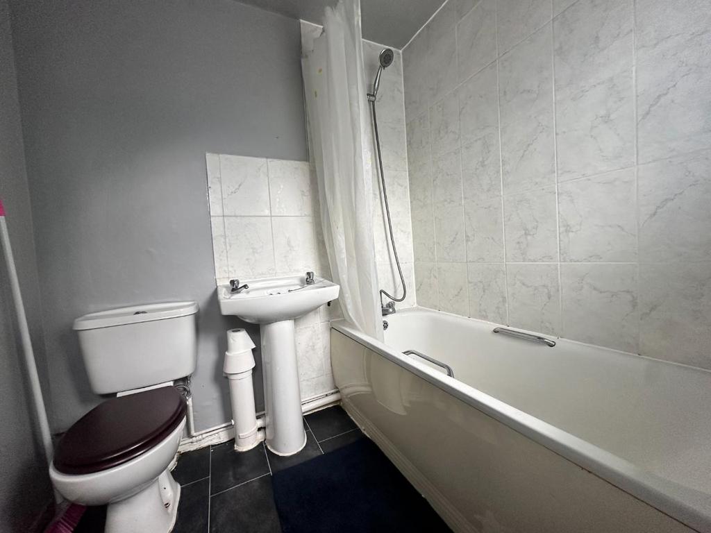 Bathroom desborough.jpeg