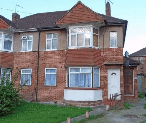 9 A, Avon Close, London, Hayes, UB4 9 AH 2 BED FIRS