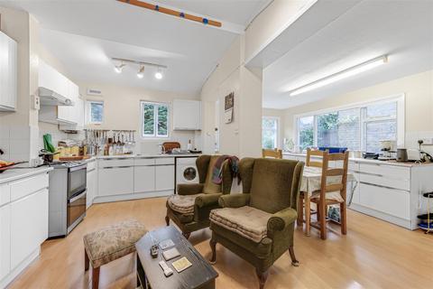 4 bedroom semi-detached house for sale, Penrhyn Crescent, East Sheen, SW14