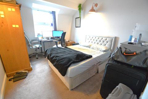 2 bedroom penthouse to rent, High Street, Slough, Berkshire, SL1