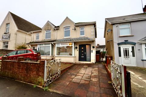 3 bedroom semi-detached house for sale, Bedwellty Road, Cefn Fforest, NP12