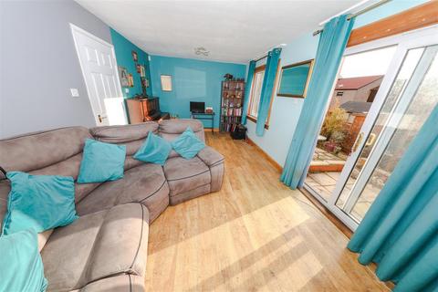 3 bedroom terraced house for sale, Melville Close, Glenrothes