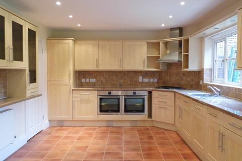 4 bedroom house to rent, Robinia Close, Charlton Kings