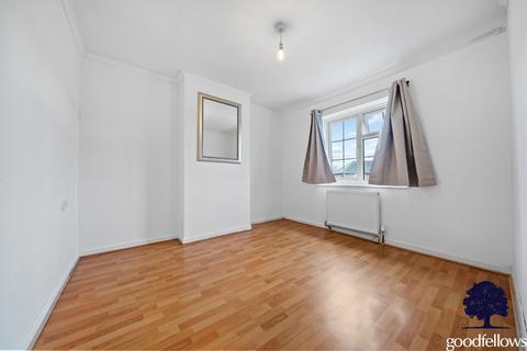 3 bedroom terraced house to rent, Bordesley Road, Morden SM4