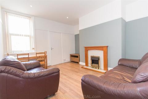 4 bedroom maisonette to rent, £86pppw - Trewhitt Road, Heaton NE6