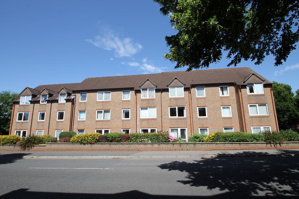 Overview (east elevation from Glastonbury Road