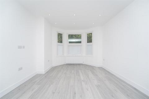 2 bedroom apartment for sale, Conolly Road, Hanwell