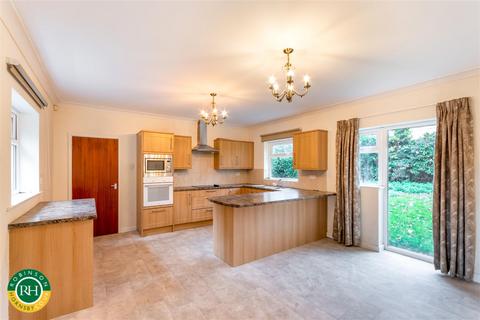 5 bedroom detached bungalow for sale, Partridge Flatt Road, Doncaster