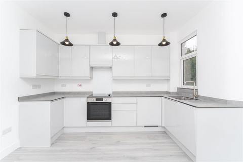 4 bedroom apartment for sale, Conolly Road, Hanwell