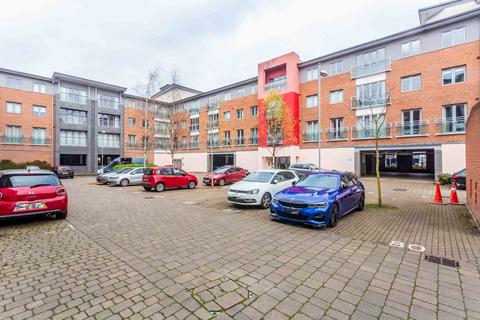 2 bedroom flat for sale, Worsdell Drive, Gateshead NE8